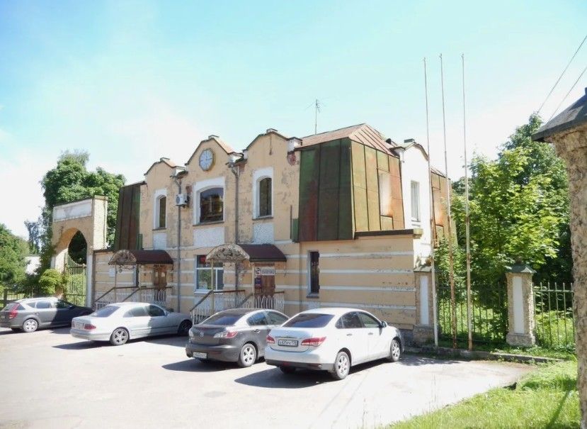 фасад дома, Бизнес-центр Ломоносов, Морская, 86 по адресу г Санкт-Петербург, г Ломоносов, ул Морская, д 86